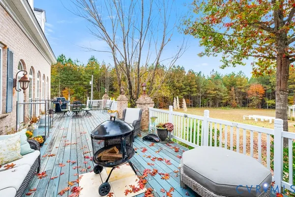 $895,000 | 574 Old Kings Road, Drakes Branch, VA 23937