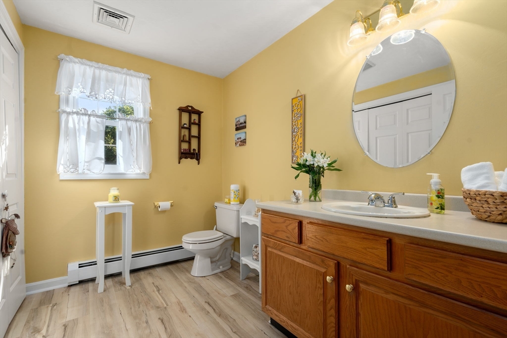 374 New Boston Road Sturbridge, MA 01566 - Photo 13 of 38