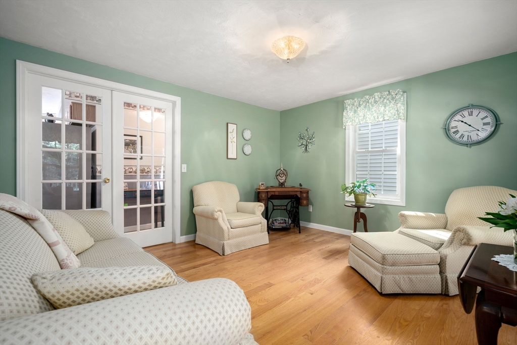 374 New Boston Road Sturbridge, MA 01566 - Photo 5 of 38