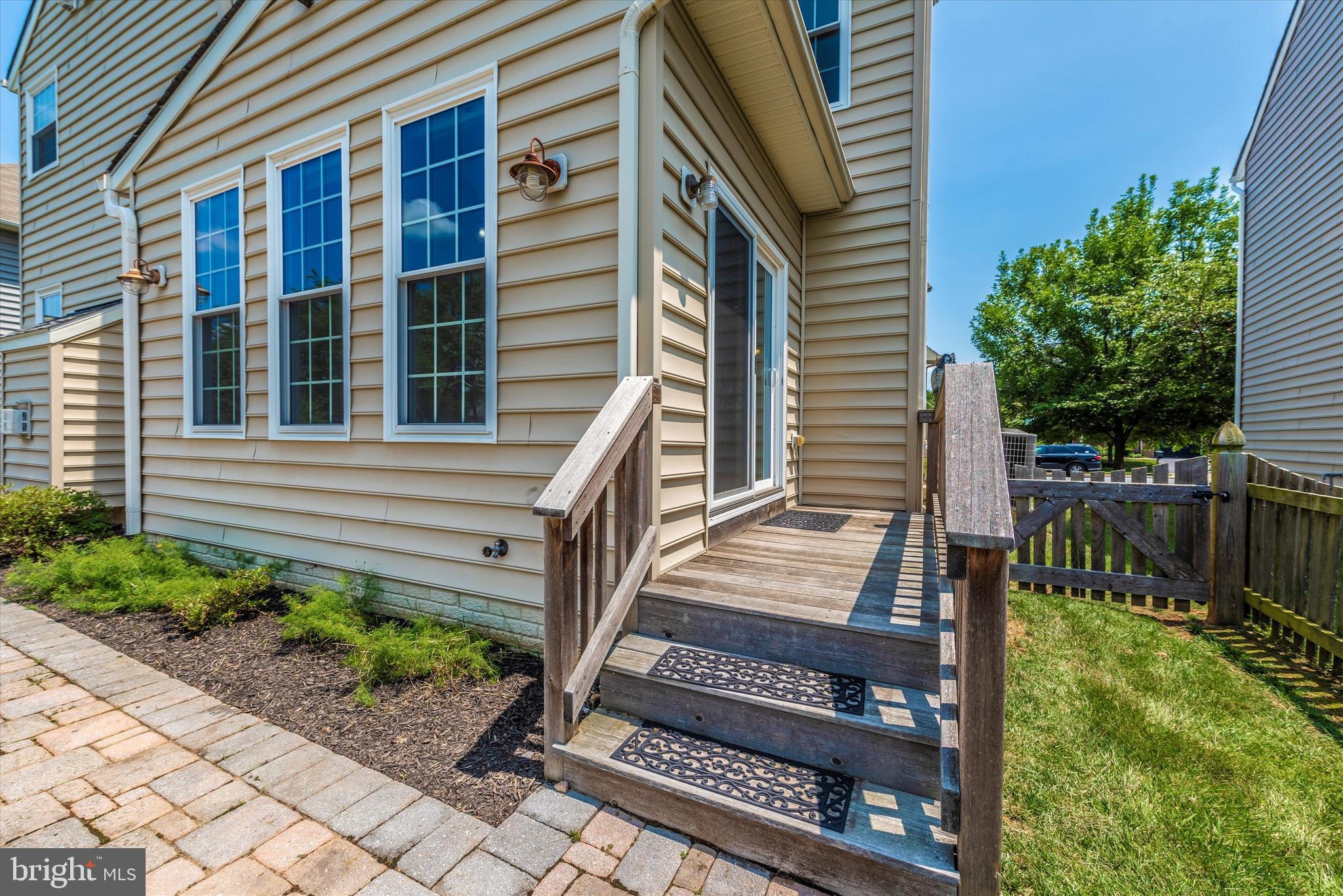 116 Wheeler Lane Frederick, MD 21702 - Photo 33 of 35 Steps from morning room.