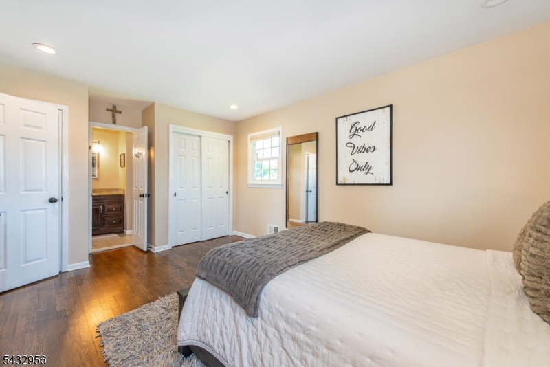 3 Knoll Road Fairfield, NJ 07004 - Photo 19 of 38