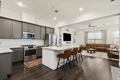 $618,000 | 5230 Darling Street, Houston, TX 77007