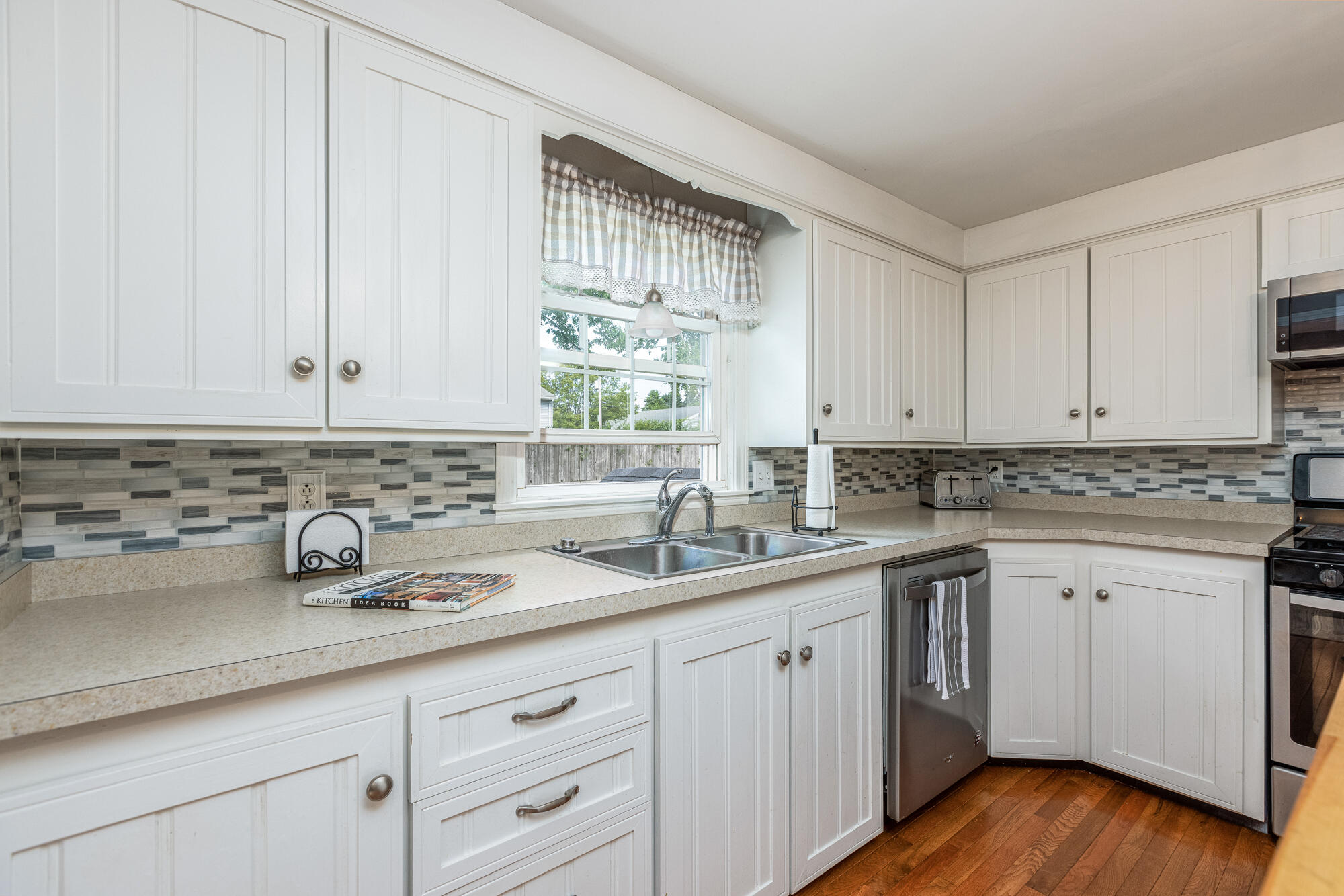 2 Hampton Road Cape Elizabeth, ME 04107 - Photo 10 of 51 2 Hampton-W5-08
