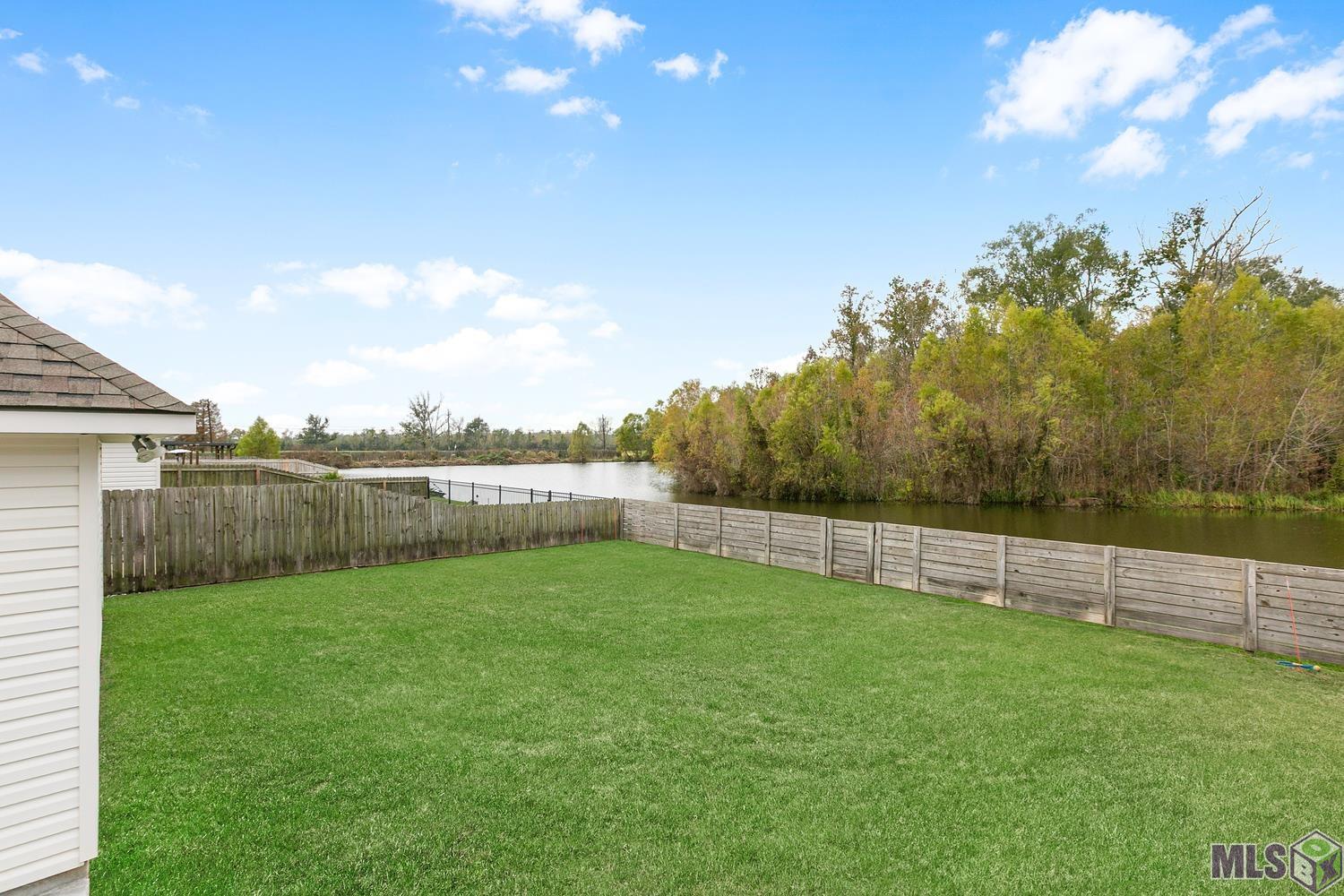 1314 Shadow Bluff Drive Baton Rouge, LA 70820 - Photo 2 of 18