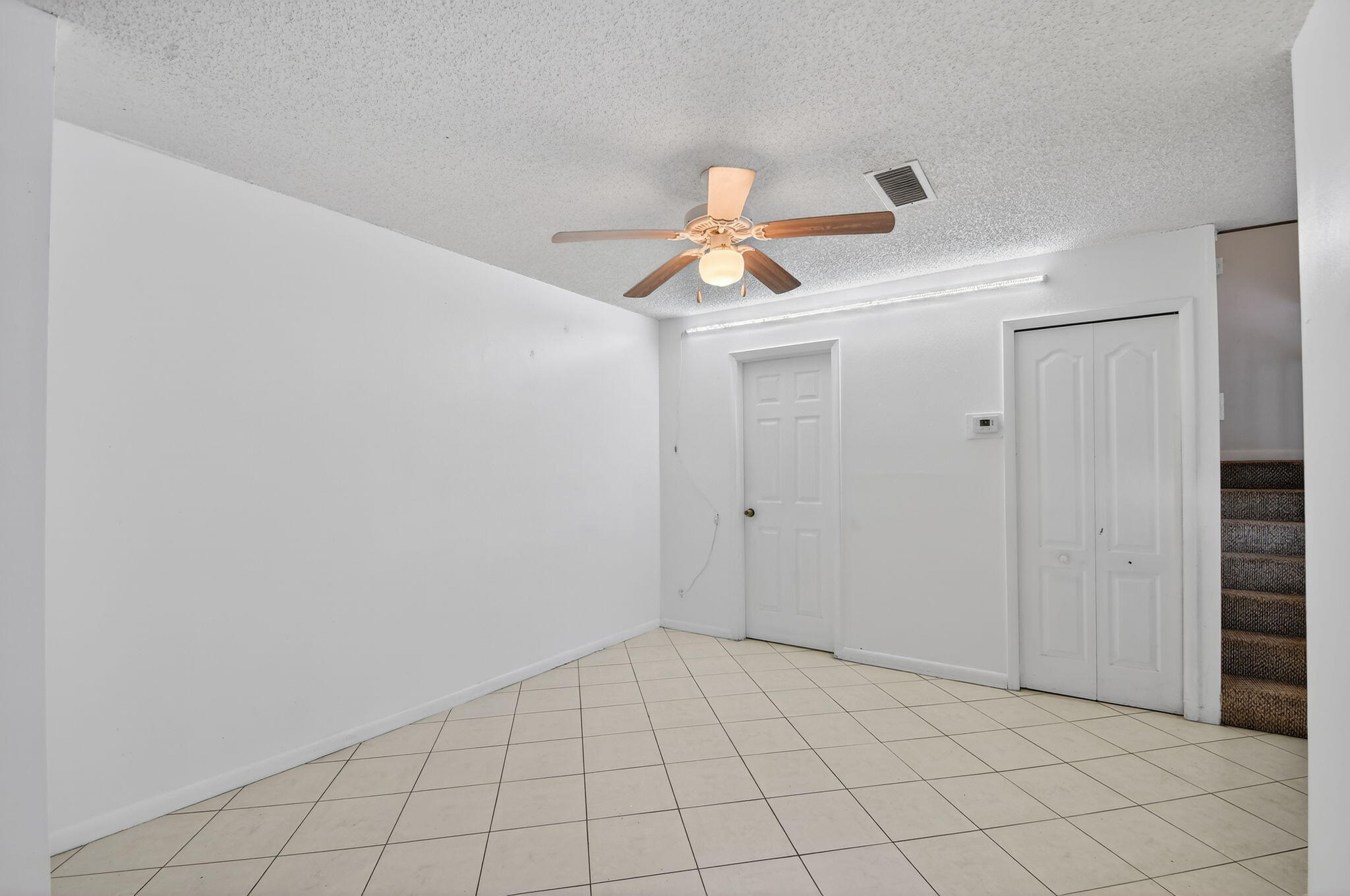 176 Woodland Road Palm Springs, FL 33461 - Photo 11 of 37 12-web-or-mls-DSC_3114