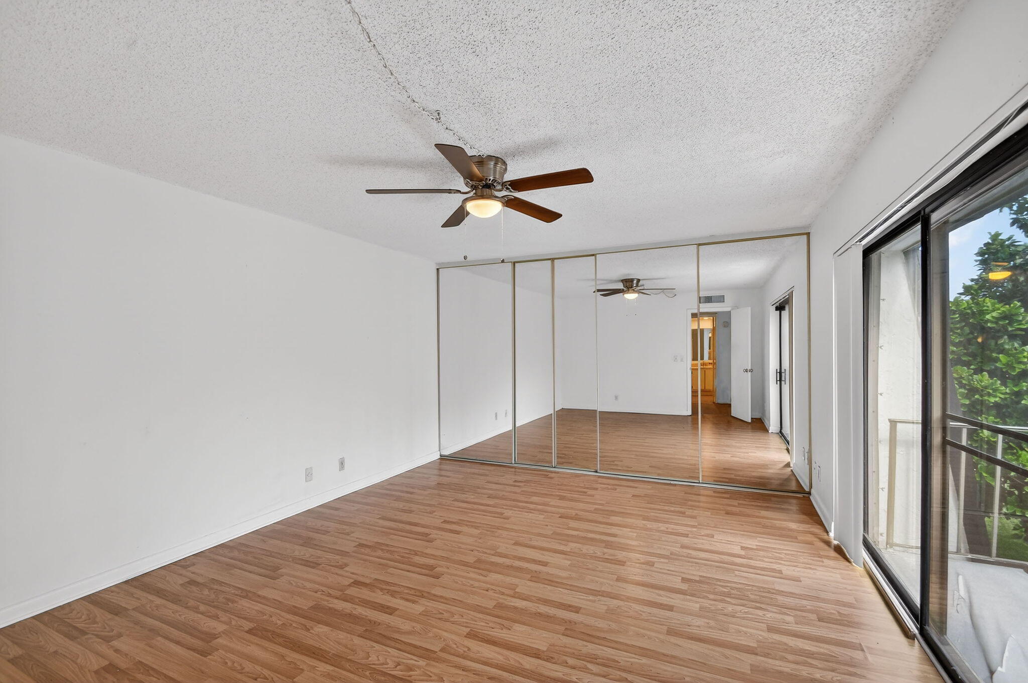 176 Woodland Road Palm Springs, FL 33461 - Photo 23 of 37 24-web-or-mls-DSC_3177