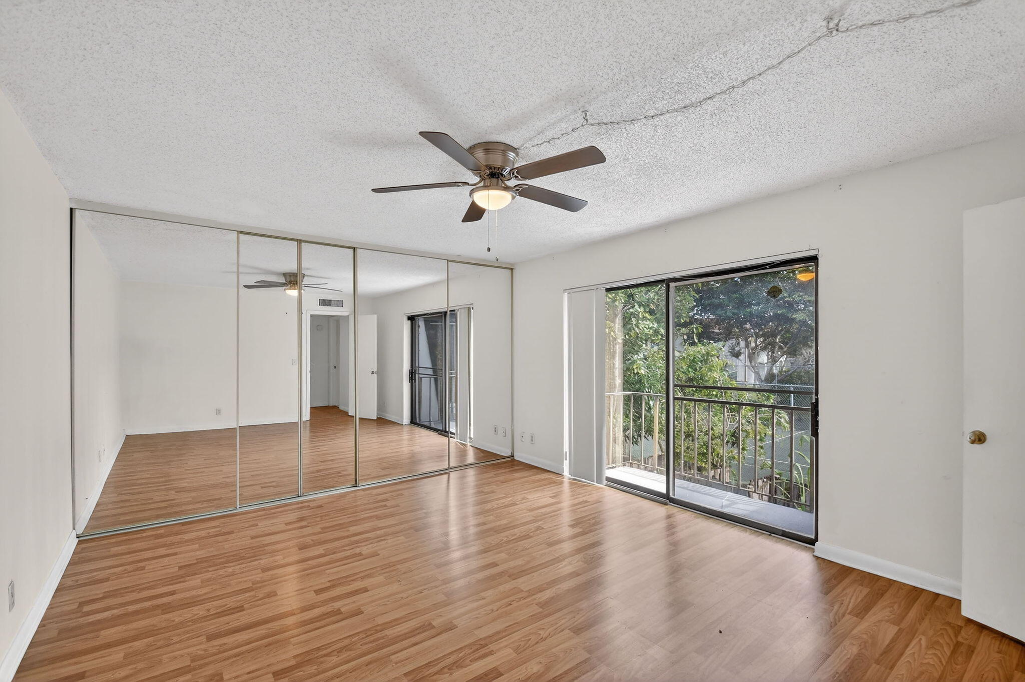 176 Woodland Road Palm Springs, FL 33461 - Photo 24 of 37 25-web-or-mls-DSC_3181