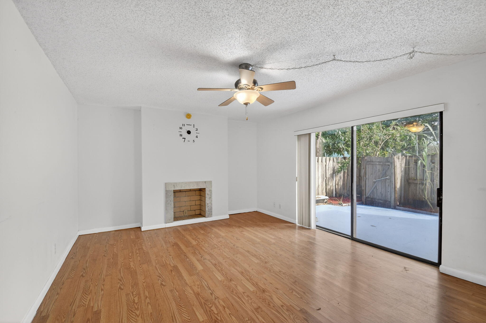 176 Woodland Road Palm Springs, FL 33461 - Photo 7 of 37 8-web-or-mls-DSC_3097