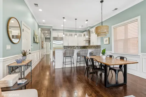 $649,900 | 1165 West Eddy Street, Unit 2W, Chicago, IL 60657