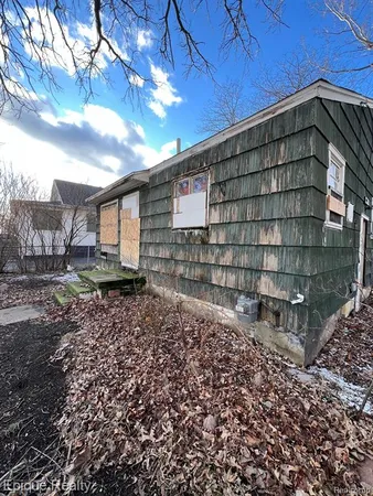 $10,900 | 3402 Brandon Street, Flint, MI 48503