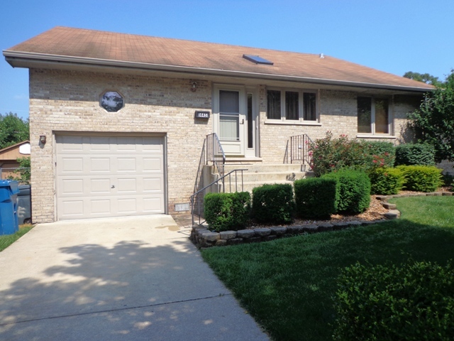 14451 South Ridgeway Midlothian, IL 60445 - Photo 1 of 14