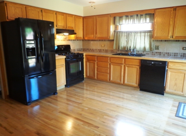 14451 South Ridgeway Midlothian, IL 60445 - Photo 3 of 14