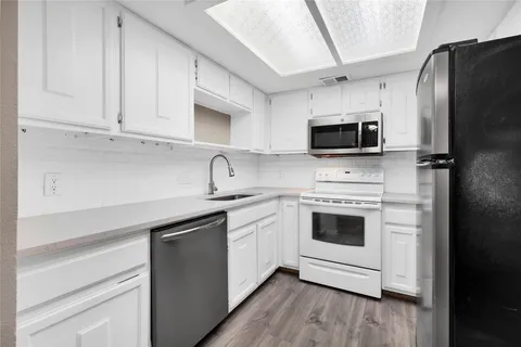$435,000 | 3607 Las Colinas Drive, Unit B, Austin, TX 78731