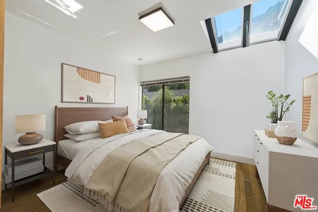 $3,750,000 | 3372 Longridge Terrace, Sherman Oaks, CA 91423