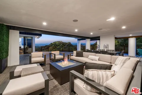 $3,750,000 | 3372 Longridge Terrace, Sherman Oaks, CA 91423