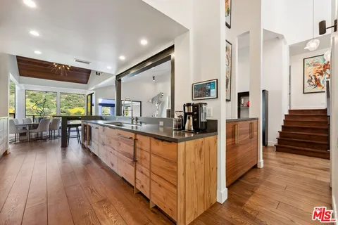 $3,750,000 | 3372 Longridge Terrace, Sherman Oaks, CA 91423