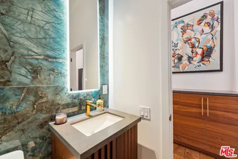 $3,750,000 | 3372 Longridge Terrace, Sherman Oaks, CA 91423