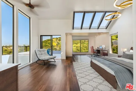 $3,750,000 | 3372 Longridge Terrace, Sherman Oaks, CA 91423