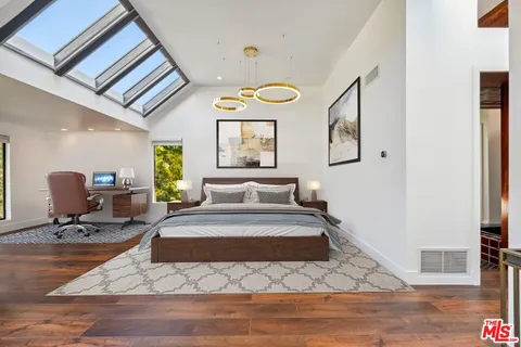 $3,750,000 | 3372 Longridge Terrace, Sherman Oaks, CA 91423