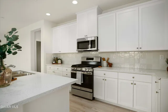 $479,990 | 3704 Camino Mia Court, Rosamond, CA 93560