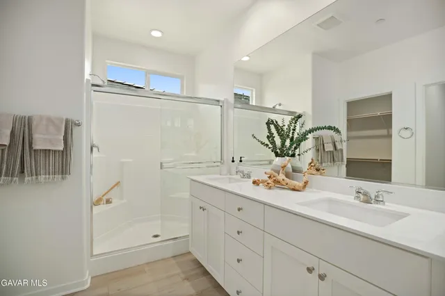 $479,990 | 3704 Camino Mia Court, Rosamond, CA 93560