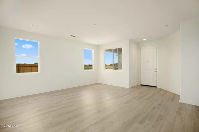 $479,990 | 3704 Camino Mia Court, Rosamond, CA 93560