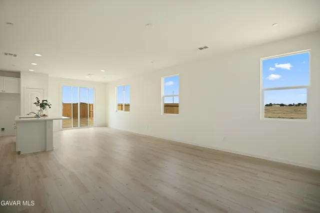 $479,990 | 3704 Camino Mia Court, Rosamond, CA 93560