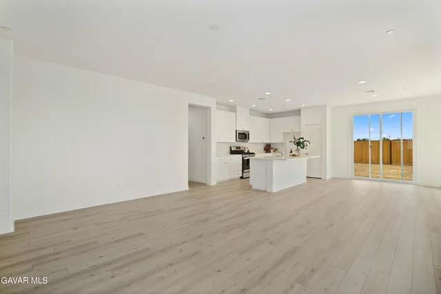 $479,990 | 3704 Camino Mia Court, Rosamond, CA 93560