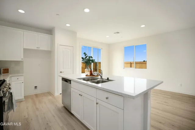 $479,990 | 3704 Camino Mia Court, Rosamond, CA 93560