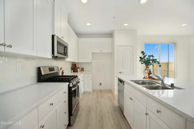 $479,990 | 3704 Camino Mia Court, Rosamond, CA 93560