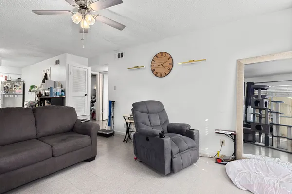 $1,300 | 6911 Cooper Lane, Unit B, Austin, TX 78745