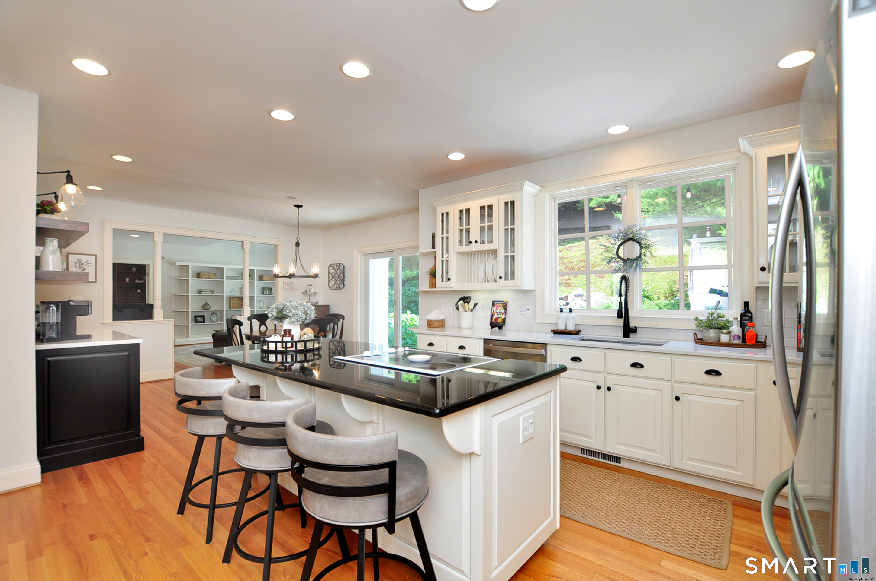 61 Westmont Road Avon, CT 06001 - Photo 11 of 39
