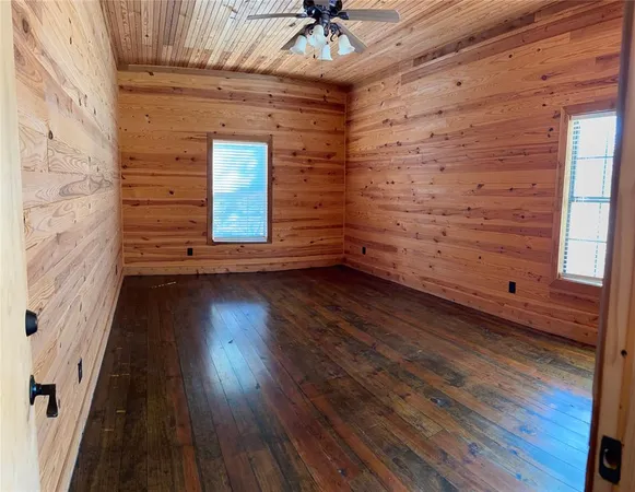 $335,000 | 14053 Se Creek, Kerens, TX 75144