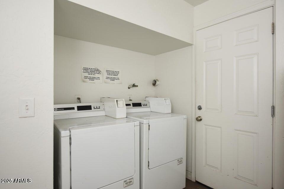 502 East Mariposa Street, Unit 101 Phoenix, AZ 85012 - Photo 23 of 24 a utility room with dryer and washer