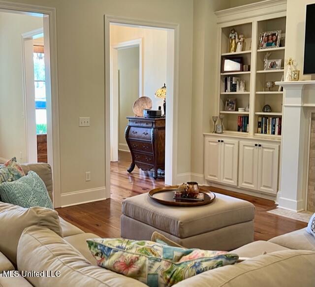 119 Quill Cove Madison, MS 39110 - Photo 18 of 46 den to hallway transition pic
