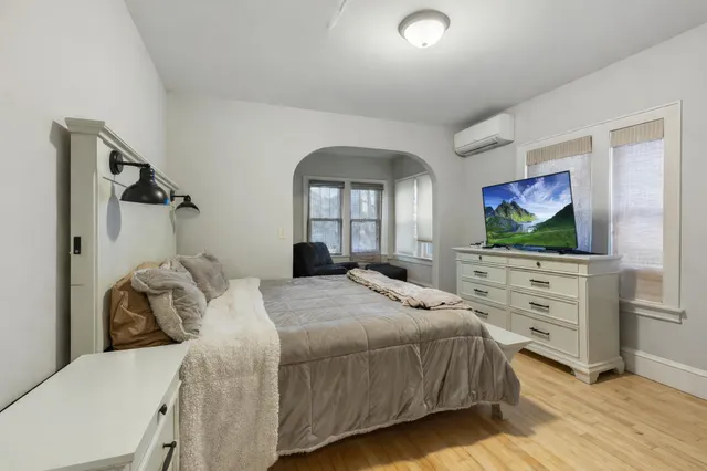 $389,900 | 3905 Elliot Avenue, Minneapolis, MN 55407