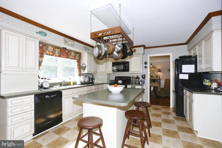 5161 Beaverbrook Road Columbia, MD 21044 - Photo 7 of 30 Kitchen