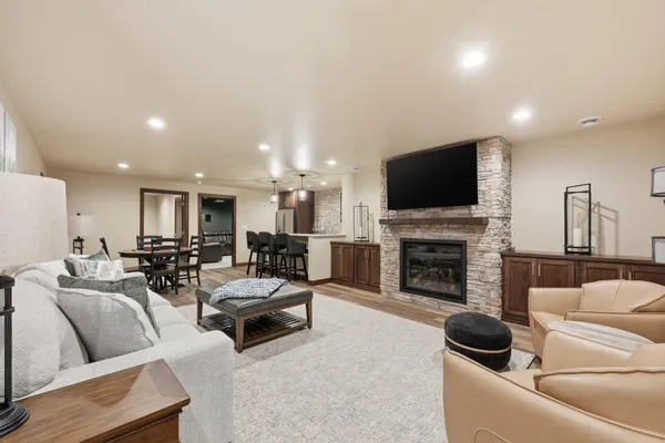 $900,000 | 4257 Pine Parkway South, Fargo, ND 58104