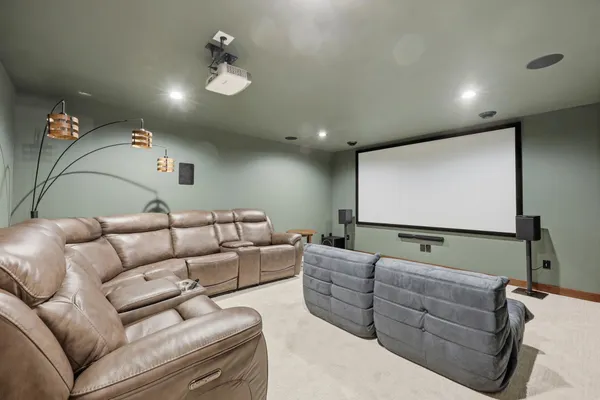 $900,000 | 4257 Pine Parkway South, Fargo, ND 58104