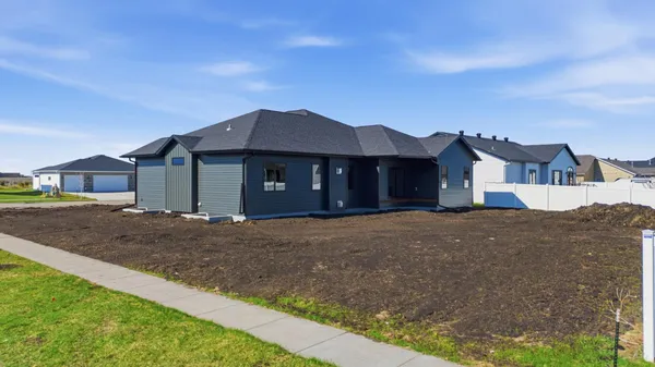 $900,000 | 4257 Pine Parkway South, Fargo, ND 58104