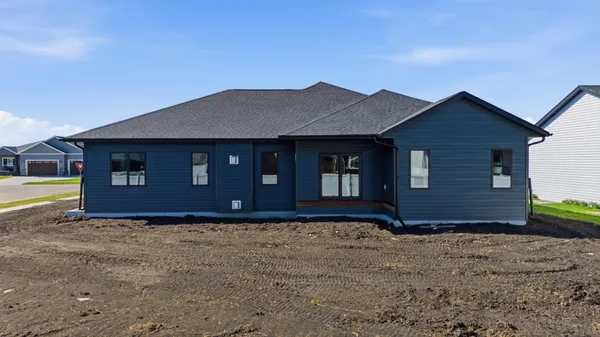 $900,000 | 4257 Pine Parkway South, Fargo, ND 58104