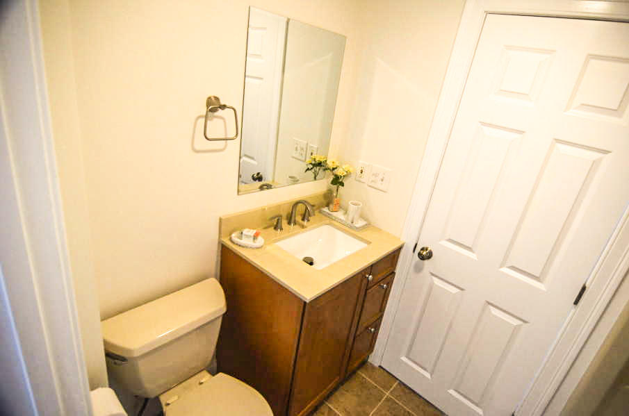 1243 Sawyer Road Cape Elizabeth, ME 04107 - Photo 37 of 50 2nd floor jack and jill bath