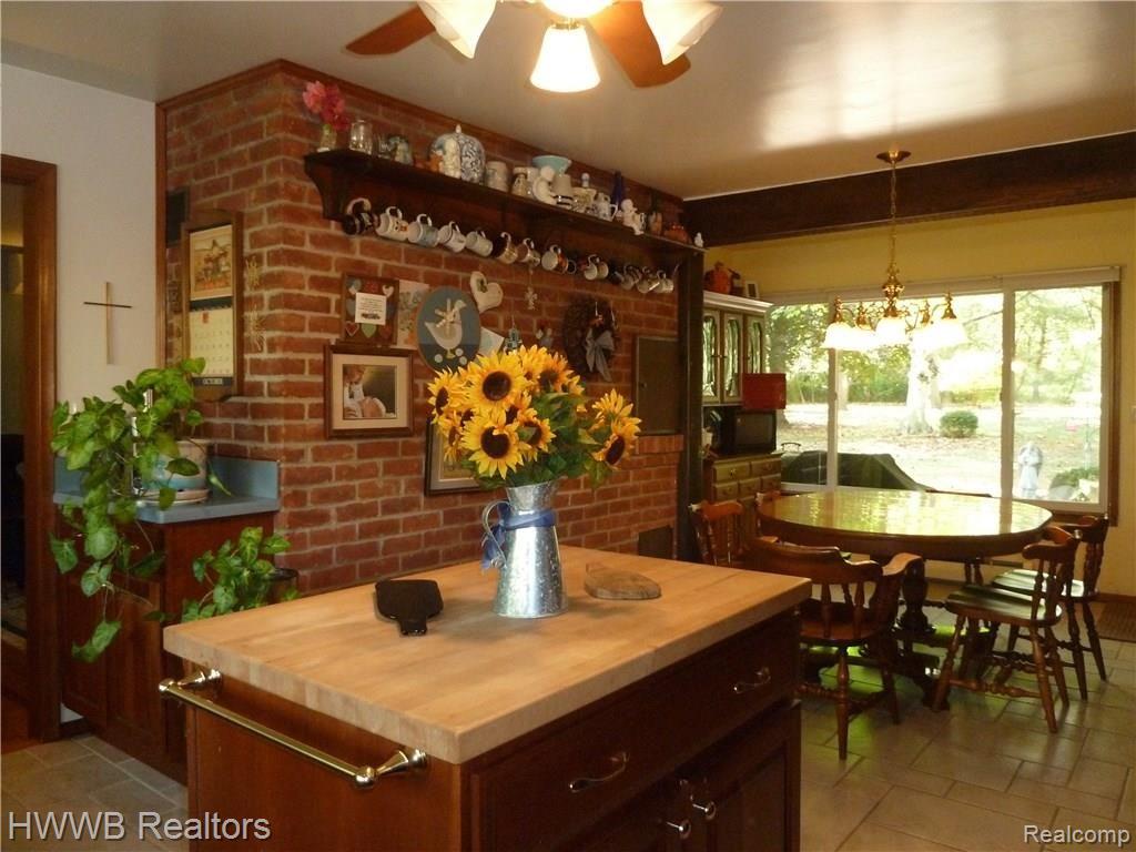 21875 Novi Road Northville, MI 48167 - Photo 27 of 54 Kitchen