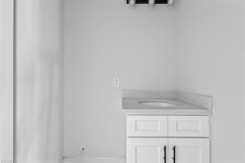 824 Deadmon Road Mocksville, NC 27028 - Photo 17 of 33 Gallery Image 17