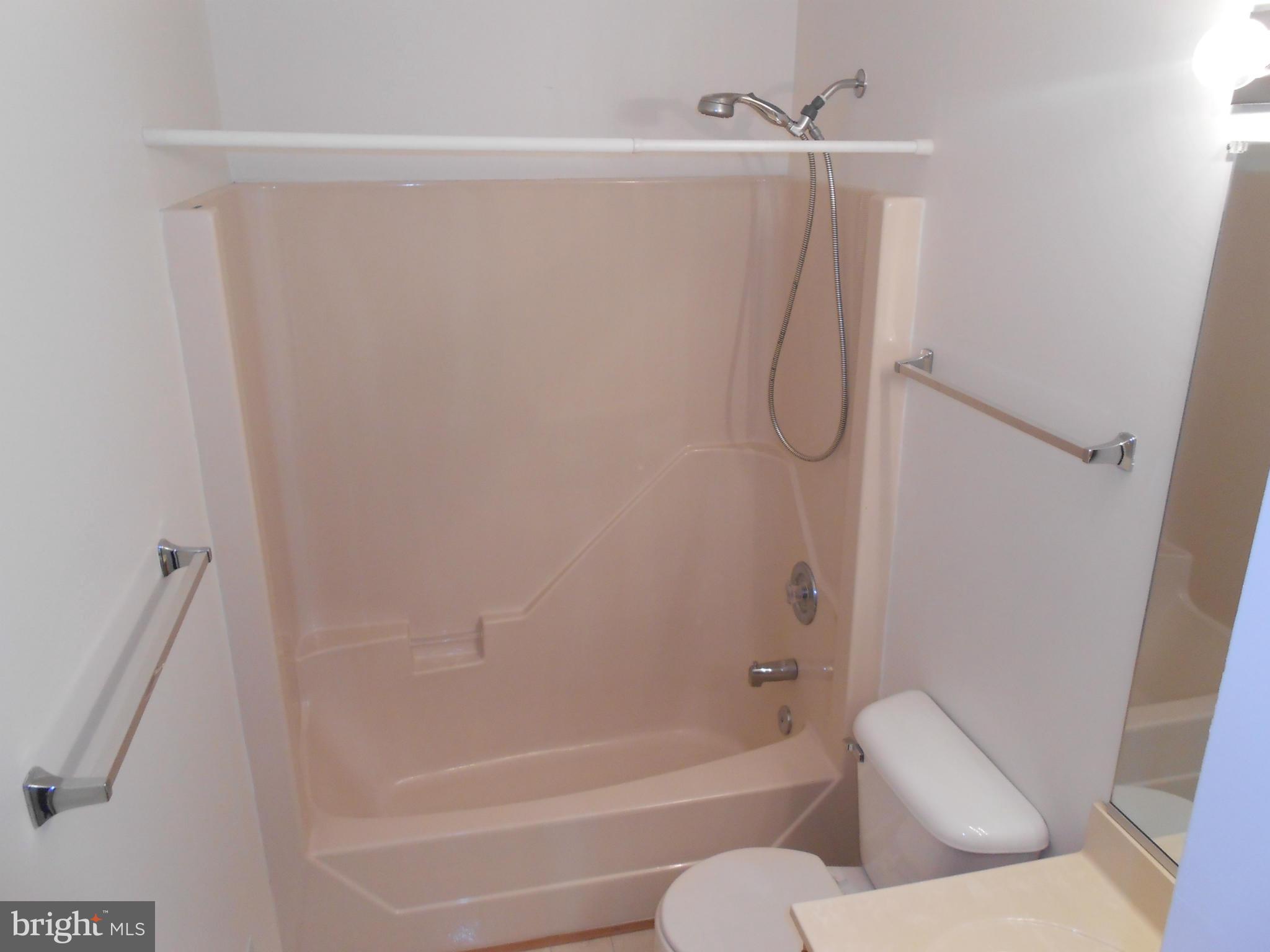 9 Ryan Frost Way Baltimore, MD 21221 - Photo 17 of 23 Bath