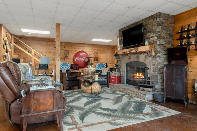 $1,249,900 | 1062 Wilder Highway, Alpine, TN 38543