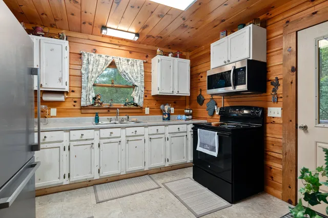 $1,249,900 | 1062 Wilder Highway, Alpine, TN 38543