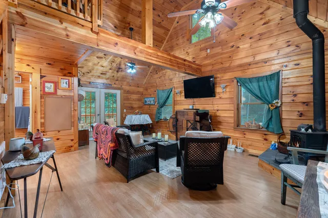 $1,249,900 | 1062 Wilder Highway, Alpine, TN 38543