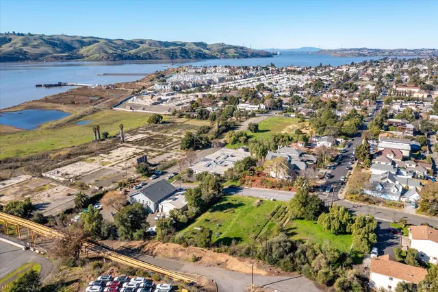 $670,000 | 800 East 7th Street, Benicia, CA 94510