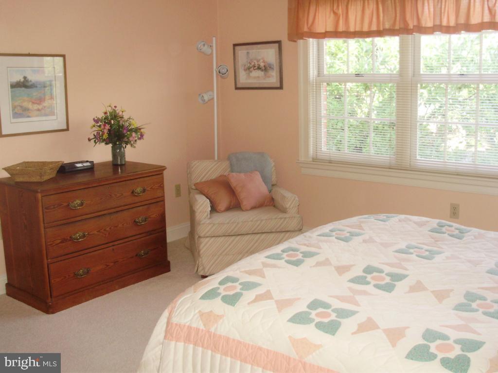 1122 Oakmont Drive Lancaster, PA 17601 - Photo 11 of 17